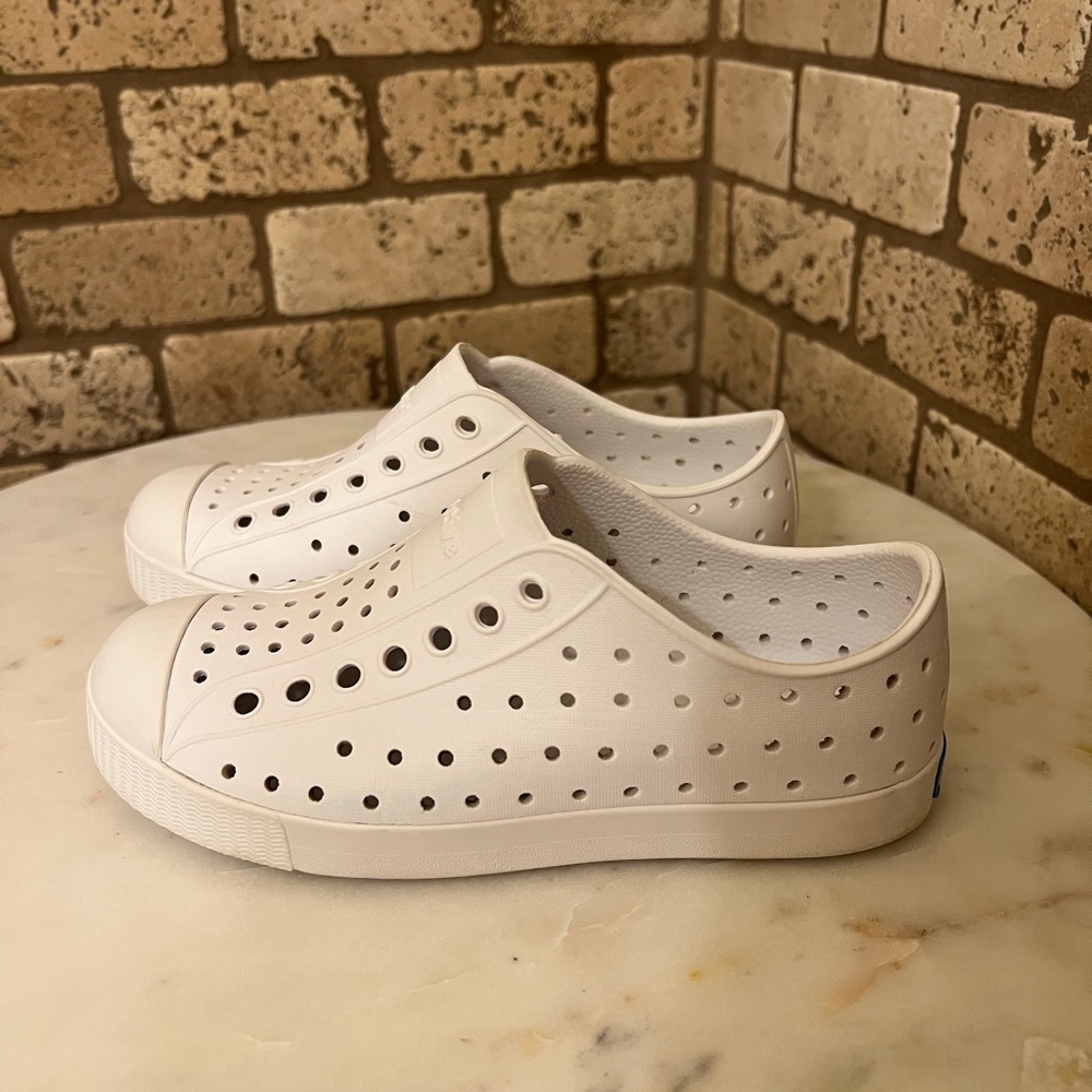 Jefferson Sugarlite Child White Perforated Slip-On Sneakers